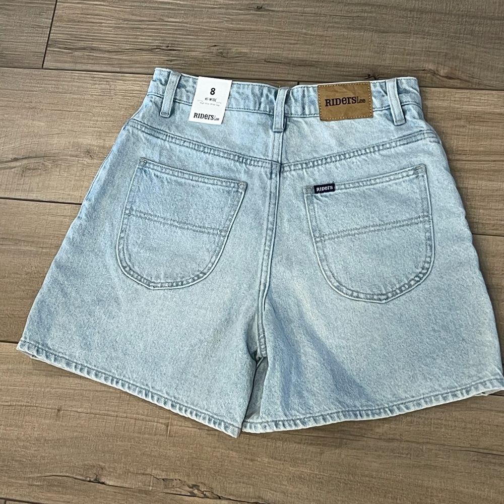 Riders by Lee Women's Hi-Wide Light Wash Jean Shorts - Size 8